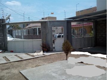 Casa de venta en Manta en urbanización sector norte