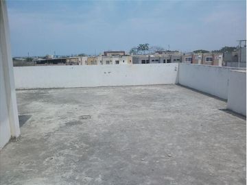 Casa de venta en Manta en urbanización sector norte