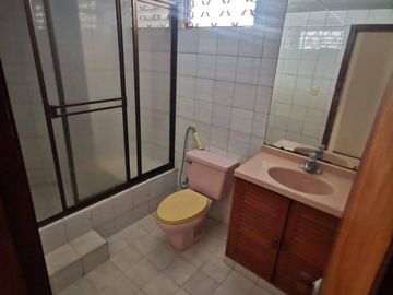 edificio en venta en tequendama. Cod V9057259