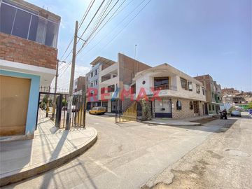 TE PRESENTO ÉSTA HERMOSA CASA EN LA URB. VIPOL SMP.

Cuando buscas una propiedad, deseas que tú y tu familia pasen momentos inolvidables y el requis