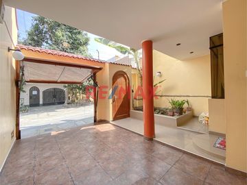 TE PRESENTO ÉSTA HERMOSA CASA EN LA URB. VIPOL SMP.

Cuando buscas una propiedad, deseas que tú y tu familia pasen momentos inolvidables y el requis