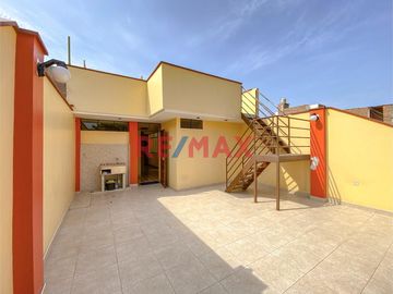 TE PRESENTO ÉSTA HERMOSA CASA EN LA URB. VIPOL SMP.

Cuando buscas una propiedad, deseas que tú y tu familia pasen momentos inolvidables y el requis