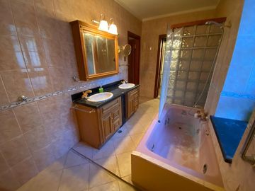 Vicuña; Parcela 5000m2 Con Casa En Estilo De 200m2