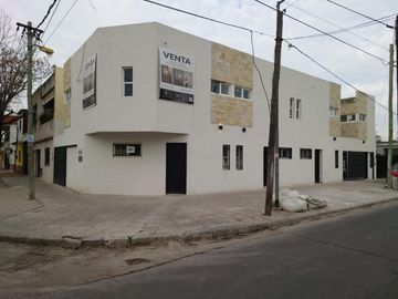 Venta -Tandil esq Witcomb - Duplex 3 amb C/cochera (b)