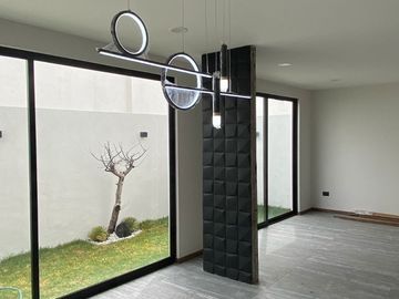 Casa en Venta en Lomas de Angelópolis.