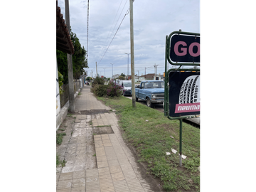taller, galpon lavadero gomeria sobre Av 75 entre 68 y 70