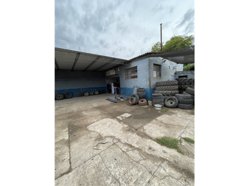 taller, galpon lavadero gomeria sobre Av 75 entre 68 y 70