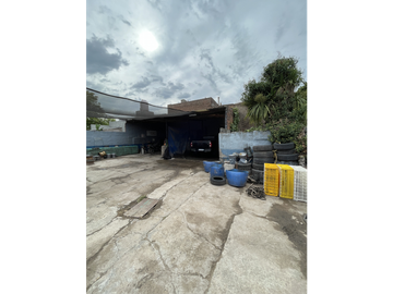 taller, galpon lavadero gomeria sobre Av 75 entre 68 y 70