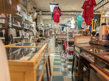 Venta de Emblemático Local Comercial