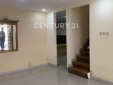 JUAL CEPAT! Rumah 2 Lantai Siap Huni Di Kayu Putih Hadap Selatan