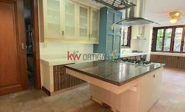 Luxury House for Sale in Valle Verde 3, Pasig City
