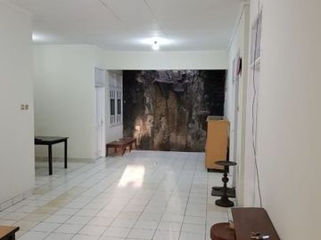 RUMAH TUA DI CITRA 2 JAKARTA BARAT HITUNG TANAH SAJA