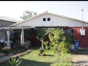 Casa en venta de 4 dorm. 1 baño, Aldea Campesina, Panguilemu
