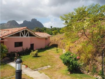 Venta: Casa de 3 recámaras en Trinity Hills Valley