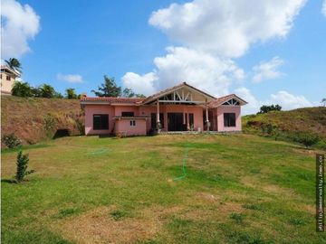Venta: Casa de 3 recámaras en Trinity Hills Valley