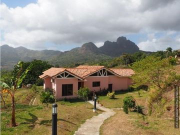 Venta: Casa de 3 recámaras en Trinity Hills Valley