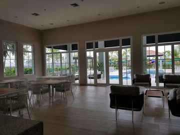 Venta de Casa esquinera  Modelo Acuarela en Urb. Casa Laguna,cerca riocentro Dorado- Vía a Samborondon