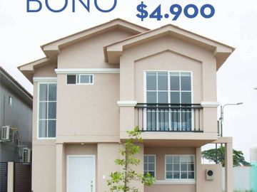 Venta de Casa esquinera  Modelo Acuarela en Urb. Casa Laguna,cerca riocentro Dorado- Vía a Samborondon