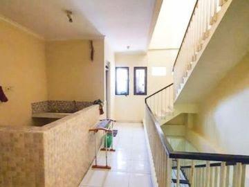 Dijual Ruko Bangunan 3 Lantai Strategis di Jl. Rungkut Asri Utara