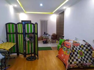 Rumah 2 Lantai Luas 200 di Araya Golf kota Malang