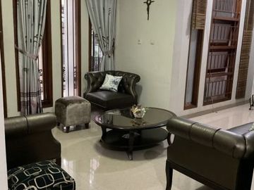 Rumah Apik dan Asri 2,5 Lantai di Bintaro sektor 9 7403-SC 0811111----