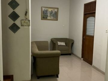 Rumah Apik dan Asri 2,5 Lantai di Bintaro sektor 9 7403-SC 0811111----