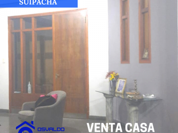 Venta de Casa de 2 plantas en calle Suipacha al al 600