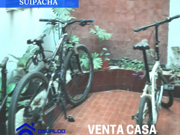 Venta de Casa de 2 plantas en calle Suipacha al al 600