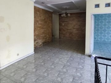 RUMAH DI KOMPLEK WIJAYA CIPADUNG CIBIRU BANDUNG KOTA