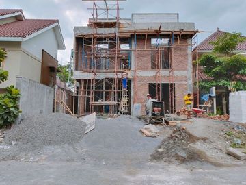 Rumah Mewah dengan Kolam Renang Pribadi dekat UGM