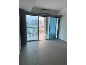VENDO APARTAMENTO EN YACHT CLUB AVENIDA BALBOA 2 REC L/B DE 3 BALCONES