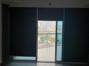 VENDO APARTAMENTO EN YACHT CLUB AVENIDA BALBOA 2 REC L/B DE 3 BALCONES