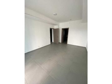 VENDO APARTAMENTO EN YACHT CLUB AVENIDA BALBOA 2 REC L/B DE 3 BALCONES