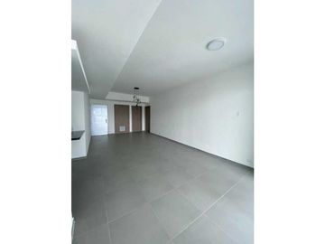 VENDO APARTAMENTO EN YACHT CLUB AVENIDA BALBOA 2 REC L/B DE 3 BALCONES