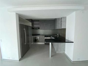 VENDO APARTAMENTO EN YACHT CLUB AVENIDA BALBOA 2 REC L/B DE 3 BALCONES