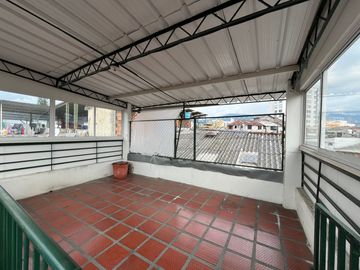 casa en venta en barrio granada. Cod V408446