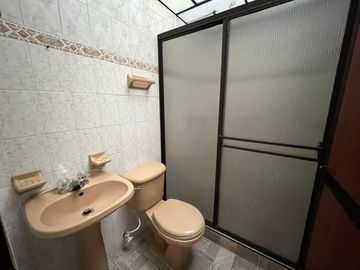 casa en venta en barrio granada. Cod V408446