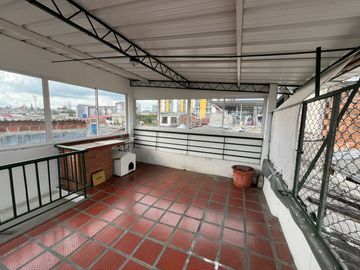 casa en venta en barrio granada. Cod V408446