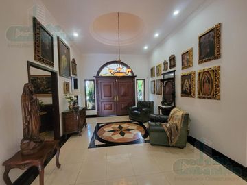 VENTA DE HERMOSA CASA KM 5 VÍA A SAMBORONDON