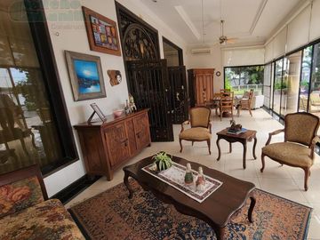 VENTA DE HERMOSA CASA KM 5 VÍA A SAMBORONDON