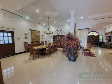 VENTA DE HERMOSA CASA KM 5 VÍA A SAMBORONDON