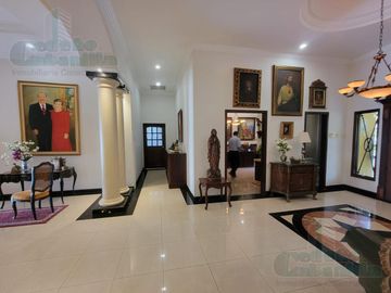 VENTA DE HERMOSA CASA KM 5 VÍA A SAMBORONDON