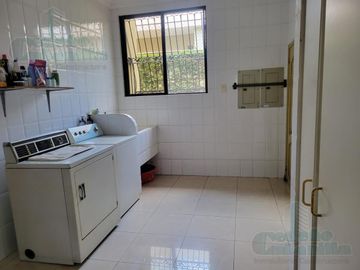 VENTA DE HERMOSA CASA KM 5 VÍA A SAMBORONDON
