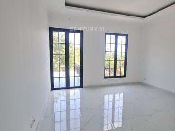 Rumah Hook Siap Huni Harga Menarik Bebas Banjir Dekat Bintaro