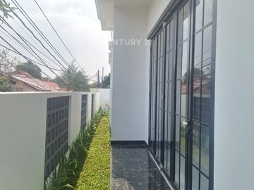 Rumah Hook Siap Huni Harga Menarik Bebas Banjir Dekat Bintaro