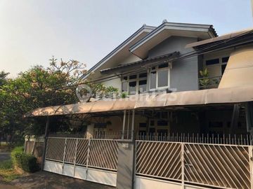 Rumah Hook Nyaman Di Taman Aries, Jakarta Barat