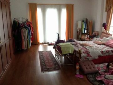 Rumah Mewah Komplek DPR, persis belakang kampus BINUS