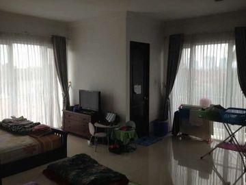 Rumah Mewah Komplek DPR, persis belakang kampus BINUS