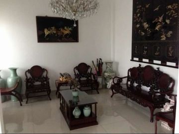 Rumah Mewah Komplek DPR, persis belakang kampus BINUS