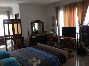 Rumah Mewah Komplek DPR, persis belakang kampus BINUS